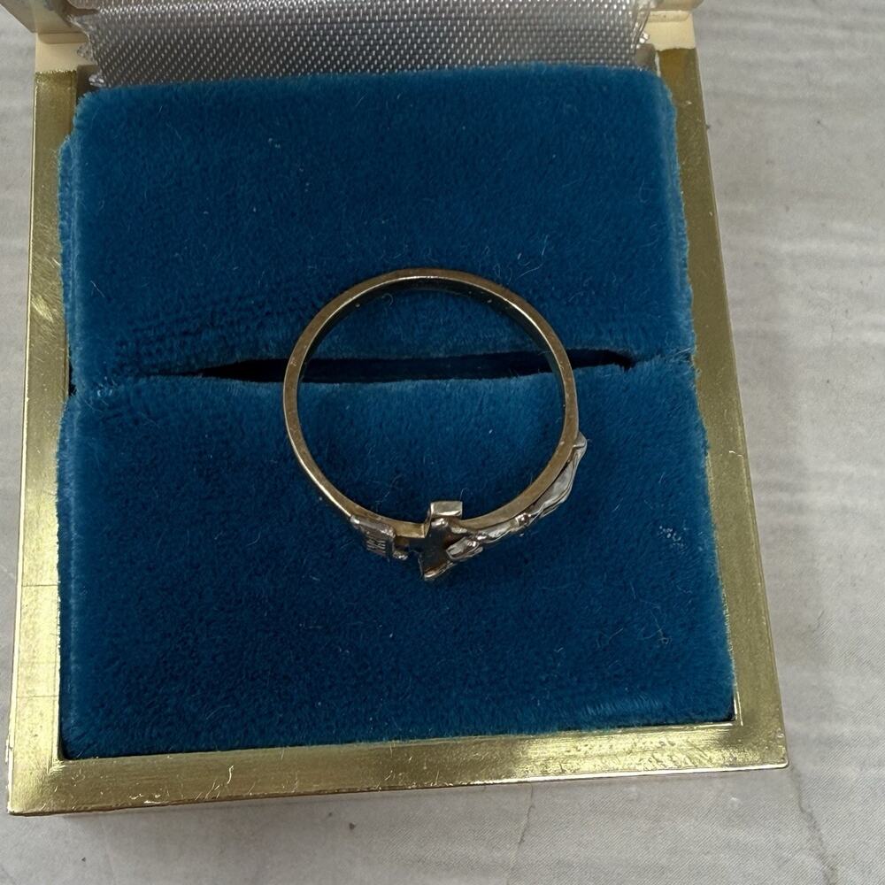 Vintage 10K Yellow Gold Ladies Jesus on the Cross Crucifix Band Ring Size 5.5 - Picture 4 of 11
